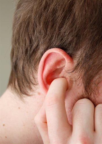 Noise finger in ear